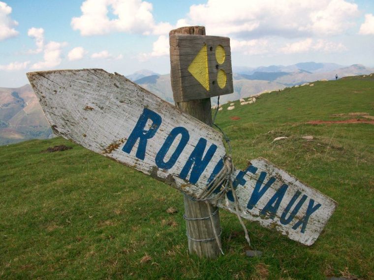 316235_684225679221_13005434_35116370_1379337337_n